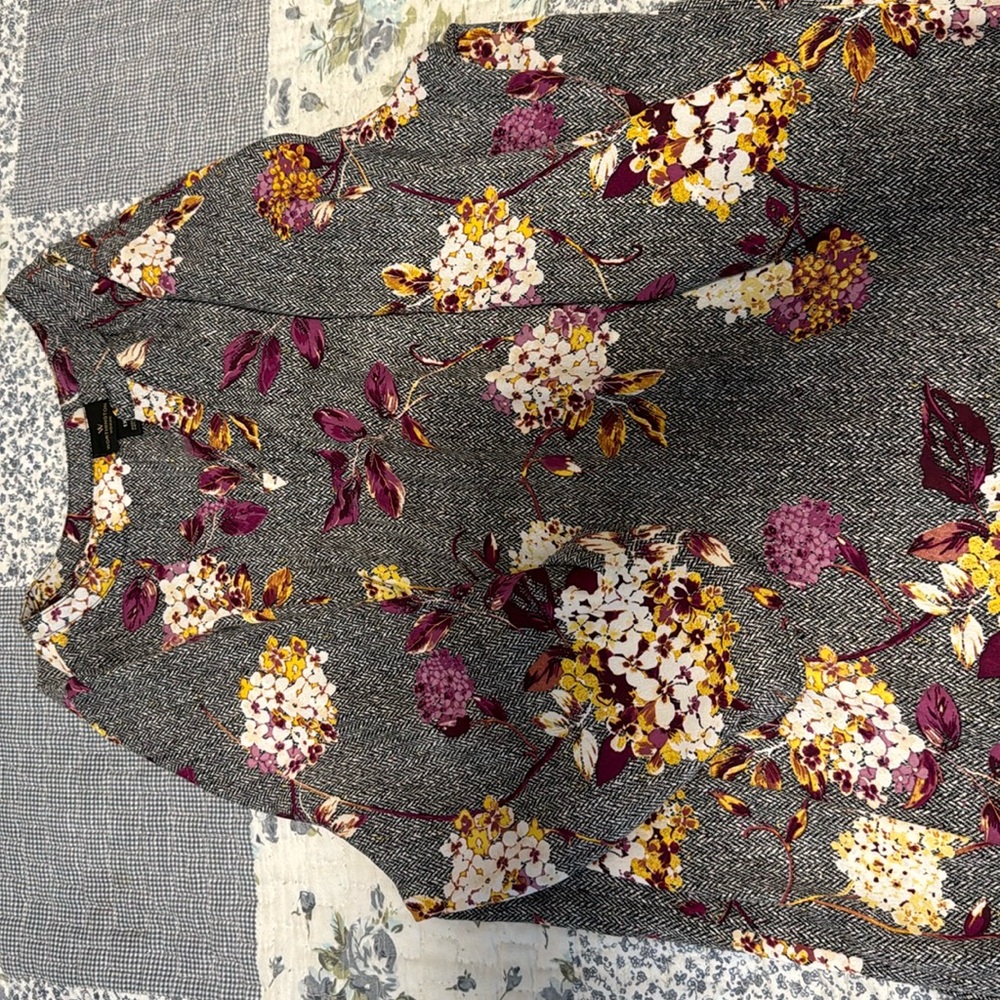 Worthington brand long sleeve blouse